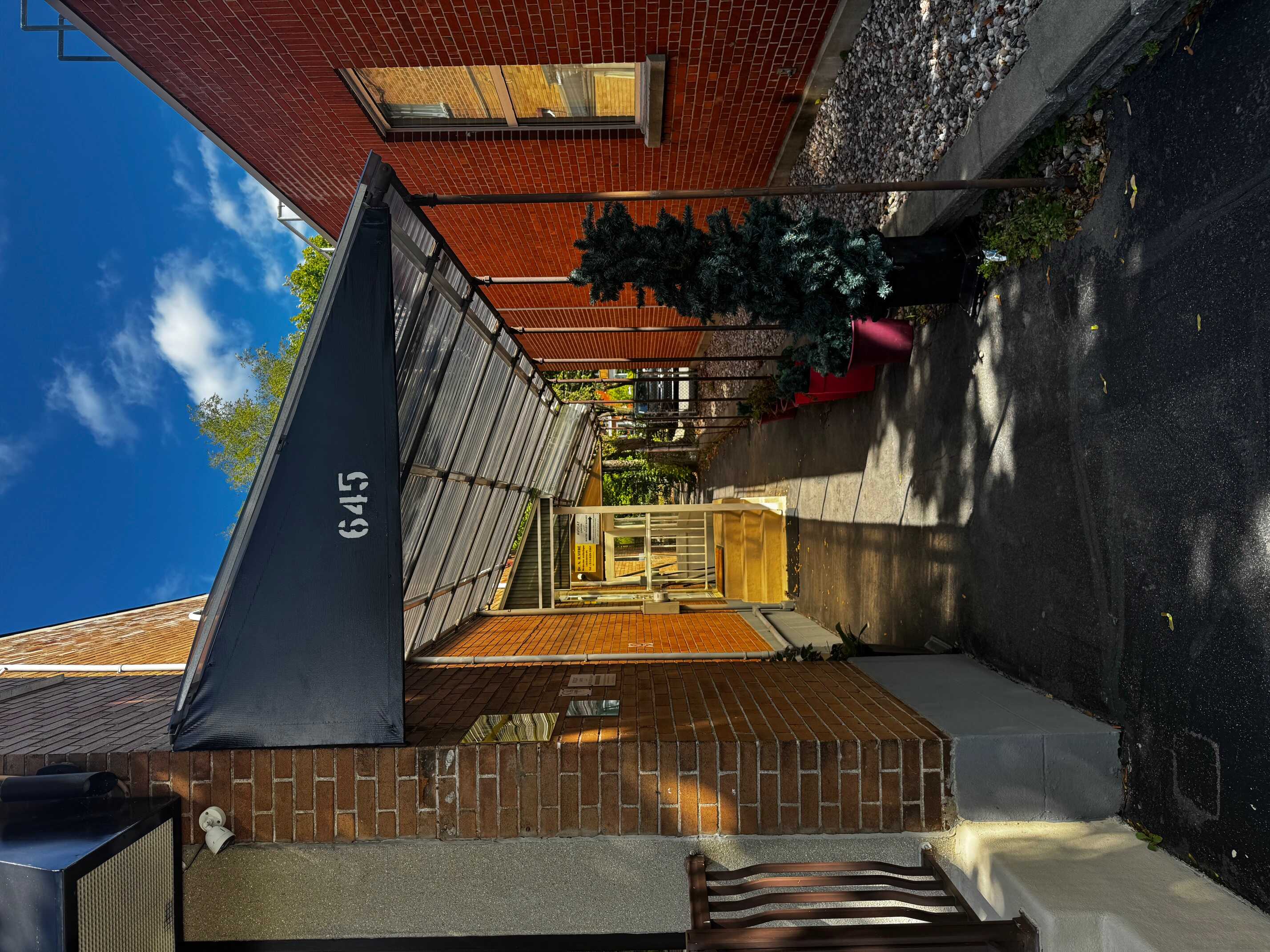 Edifice - building side entrance