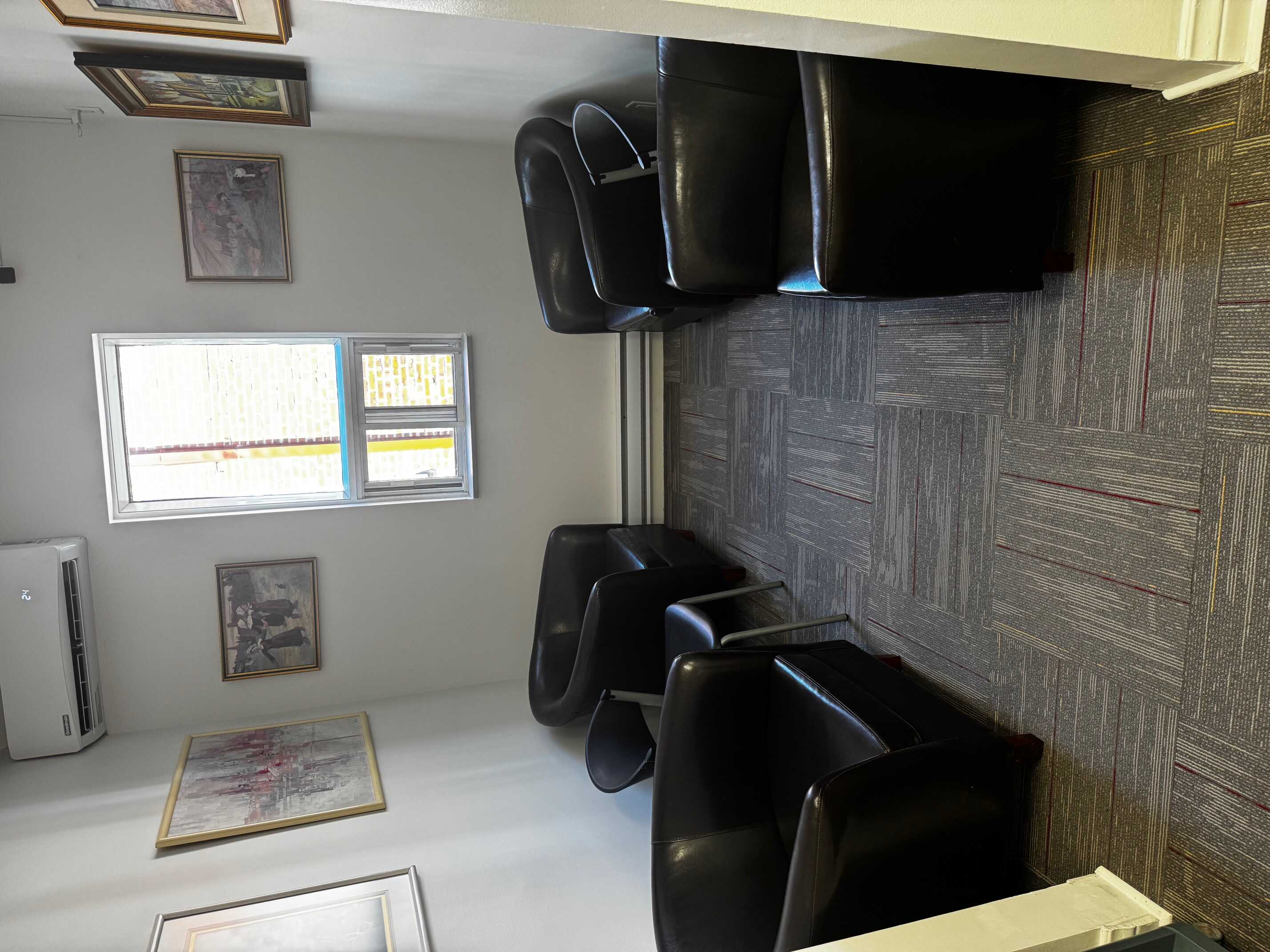 Salle d'attente - waiting area